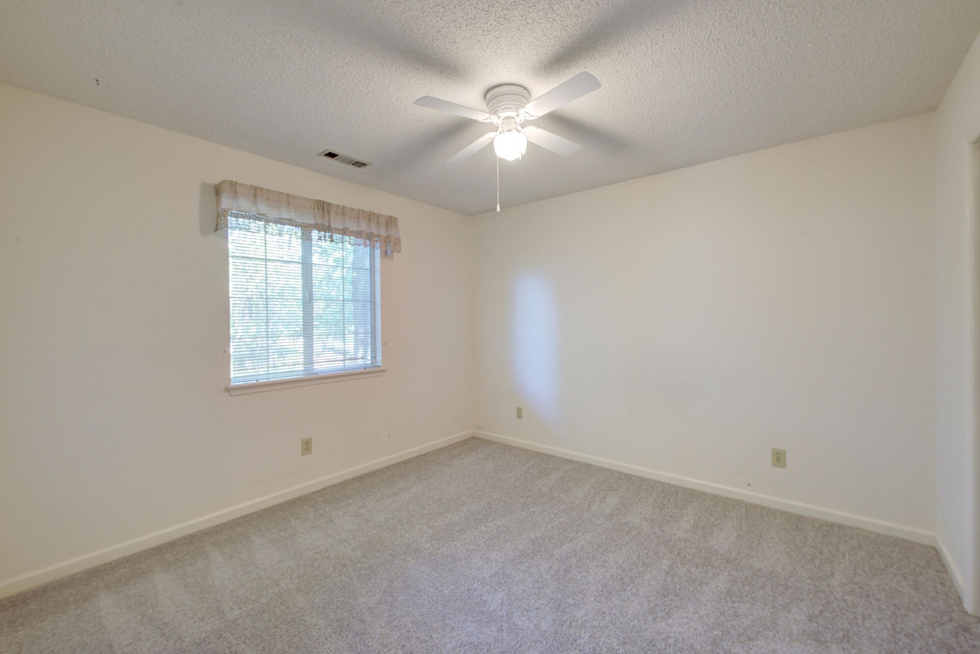 69 Jawol Drive Photo 28