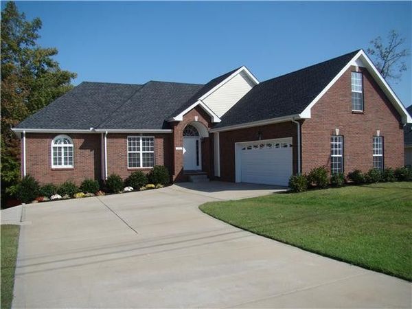 75 West Dr, Clarksville, TN 37040