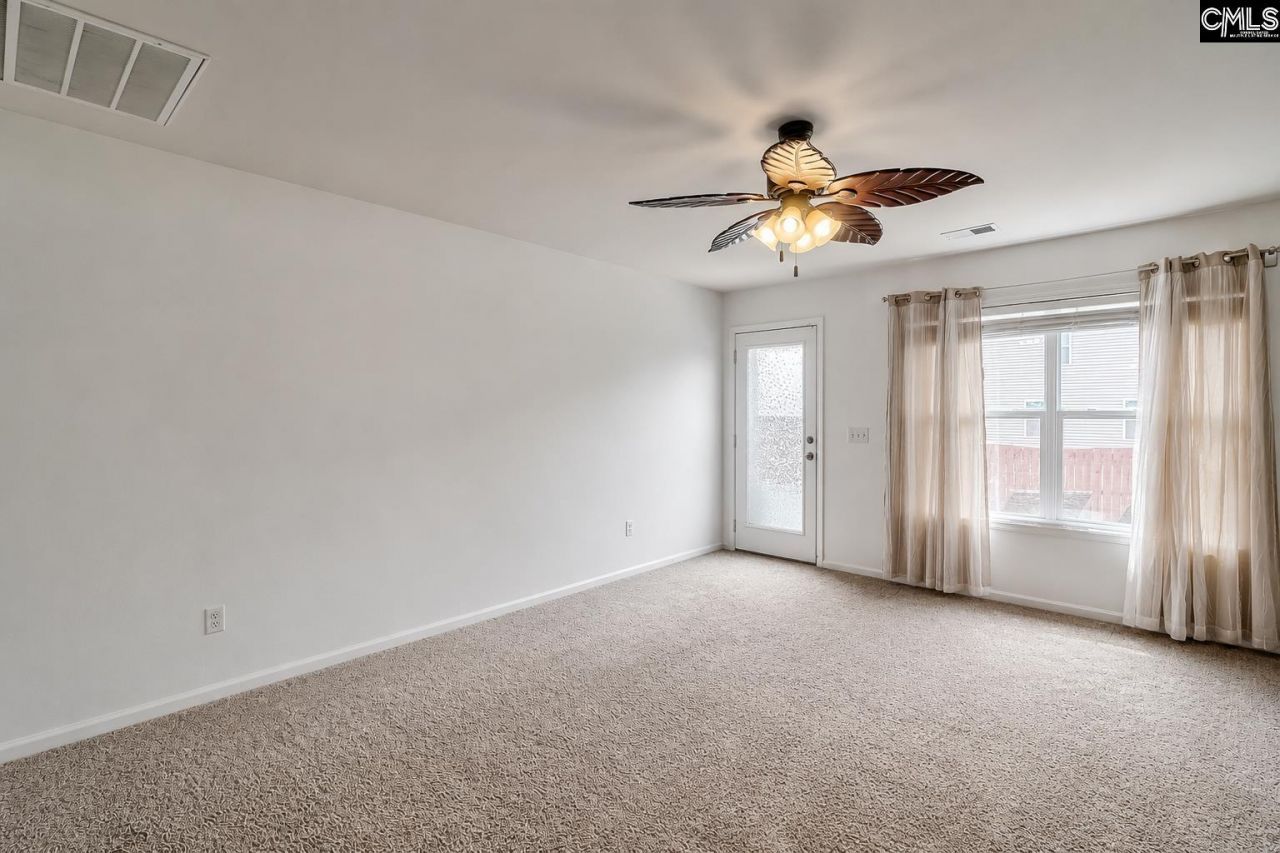 1122 Grey Pine Drive  Photo 13