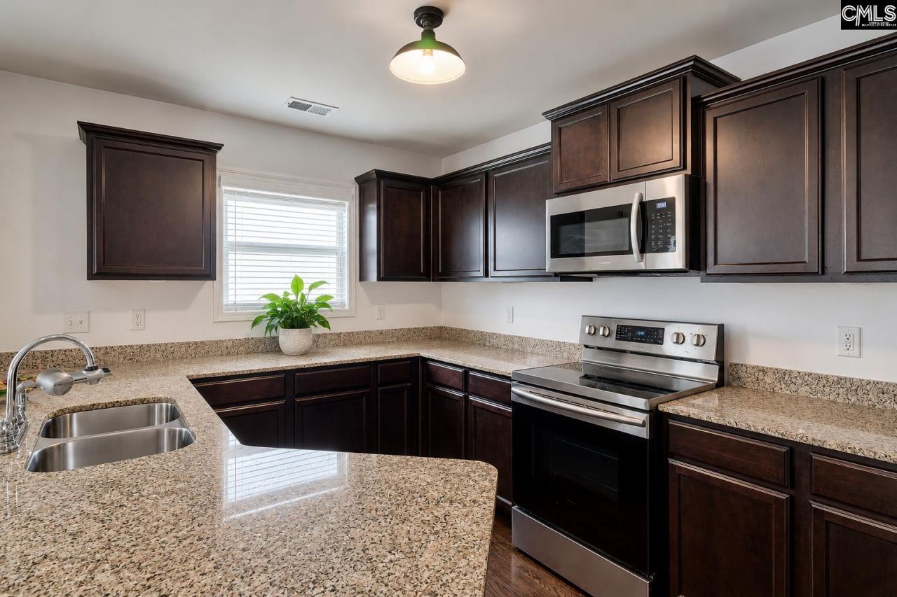 1122 Grey Pine Drive  Photo 6