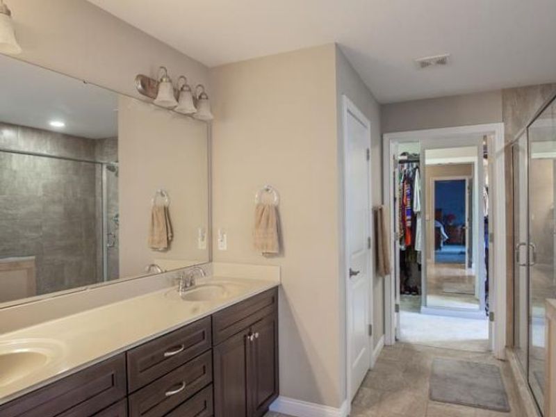 1779 Victoria Court, Wyoming, OH 45215 Photo 16