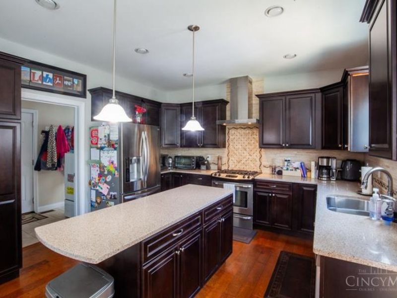 1779 Victoria Court, Wyoming, OH 45215 Photo 9