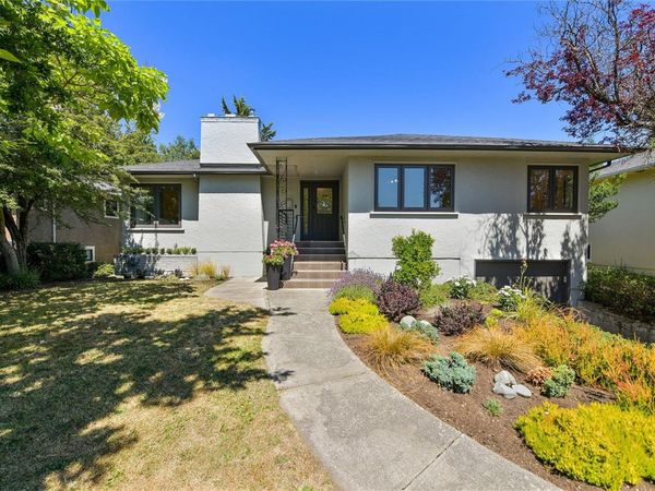 2134 Neil St , Oak Bay, BC V8R 3E4