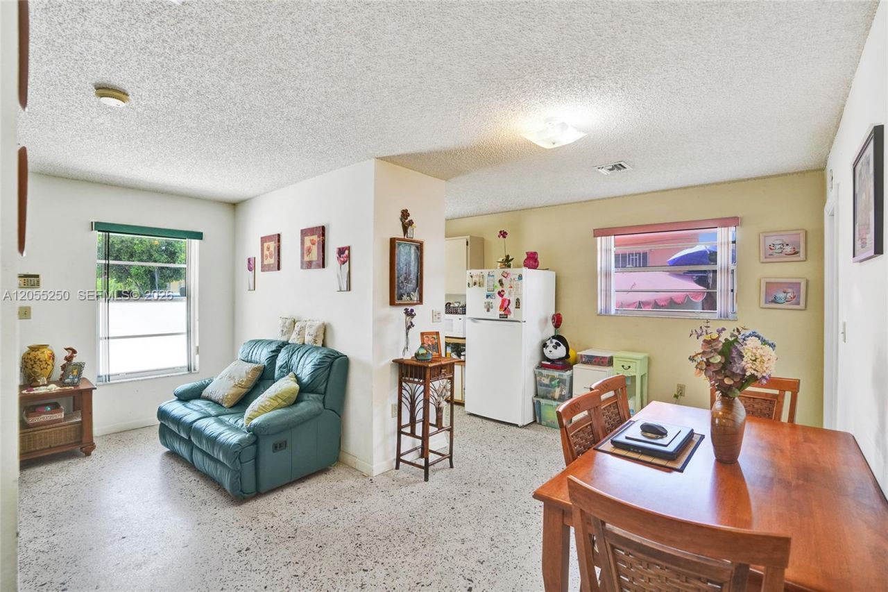 3170 SW 26th St , Miami, FL 33133 Photo