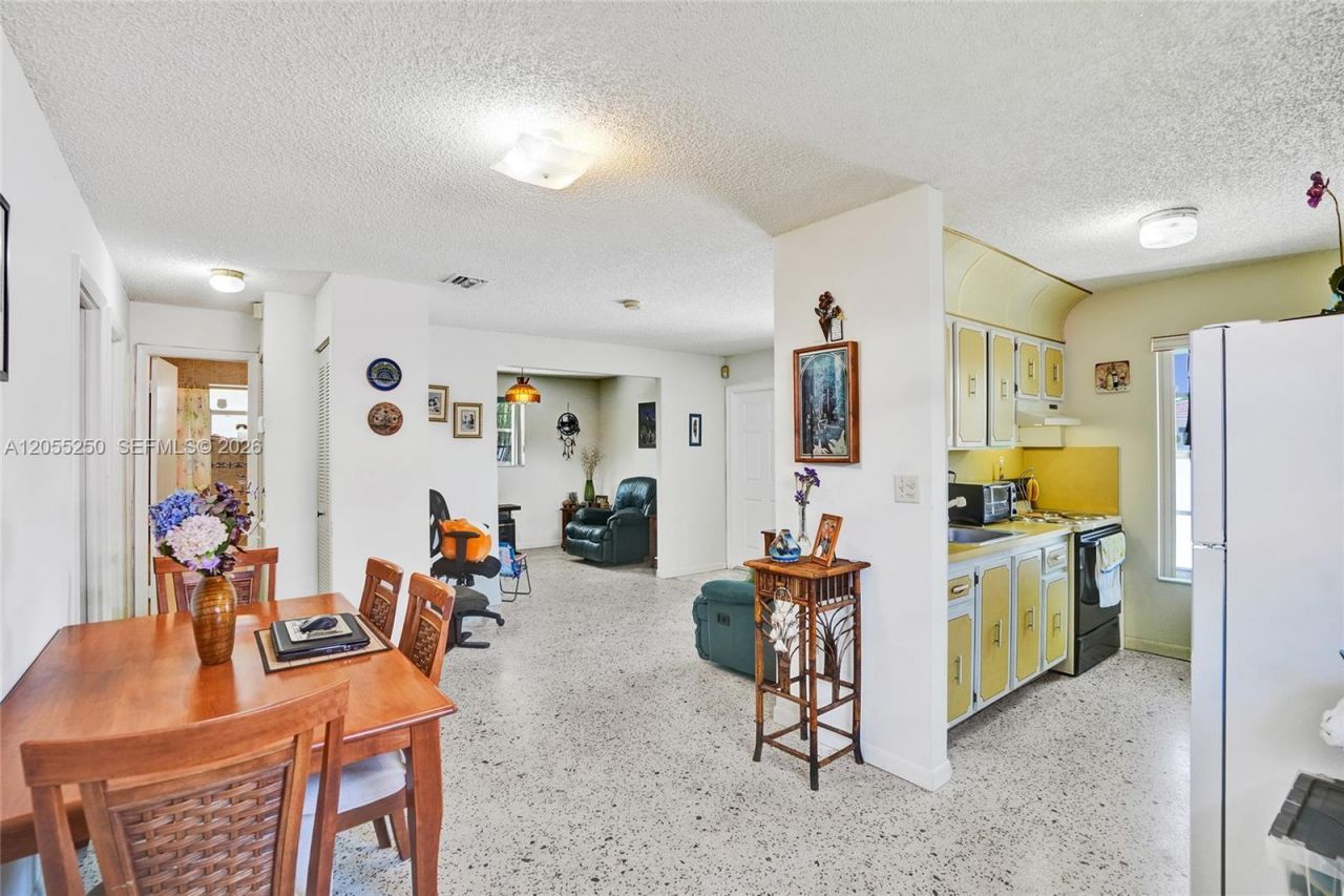 3170 SW 26th St , Miami, FL 33133 Photo