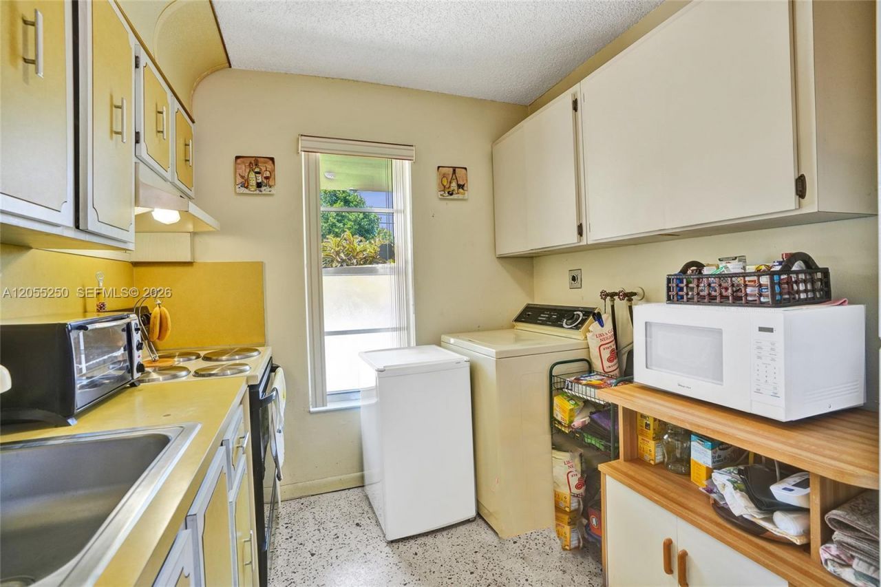 3170 SW 26th St , Miami, FL 33133 Photo
