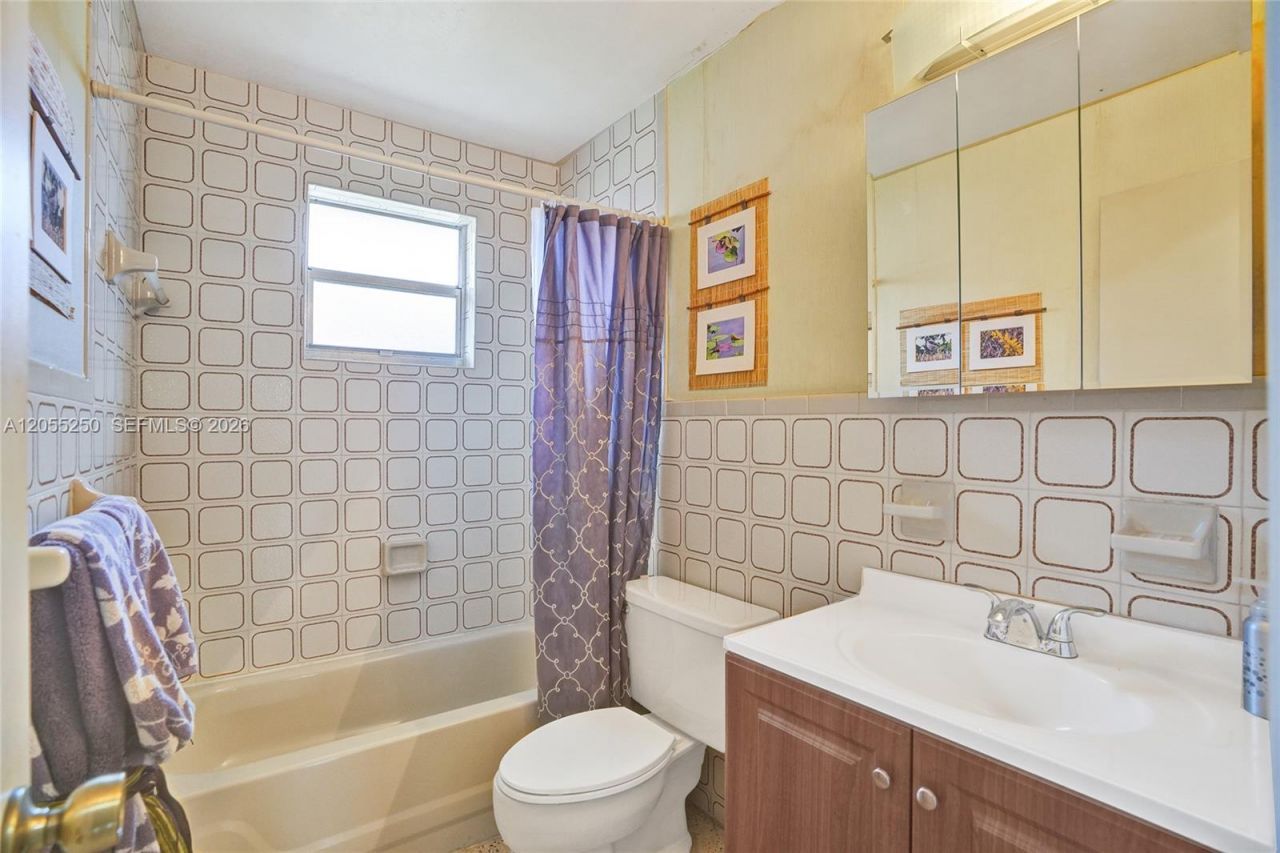 3170 SW 26th St , Miami, FL 33133 Photo