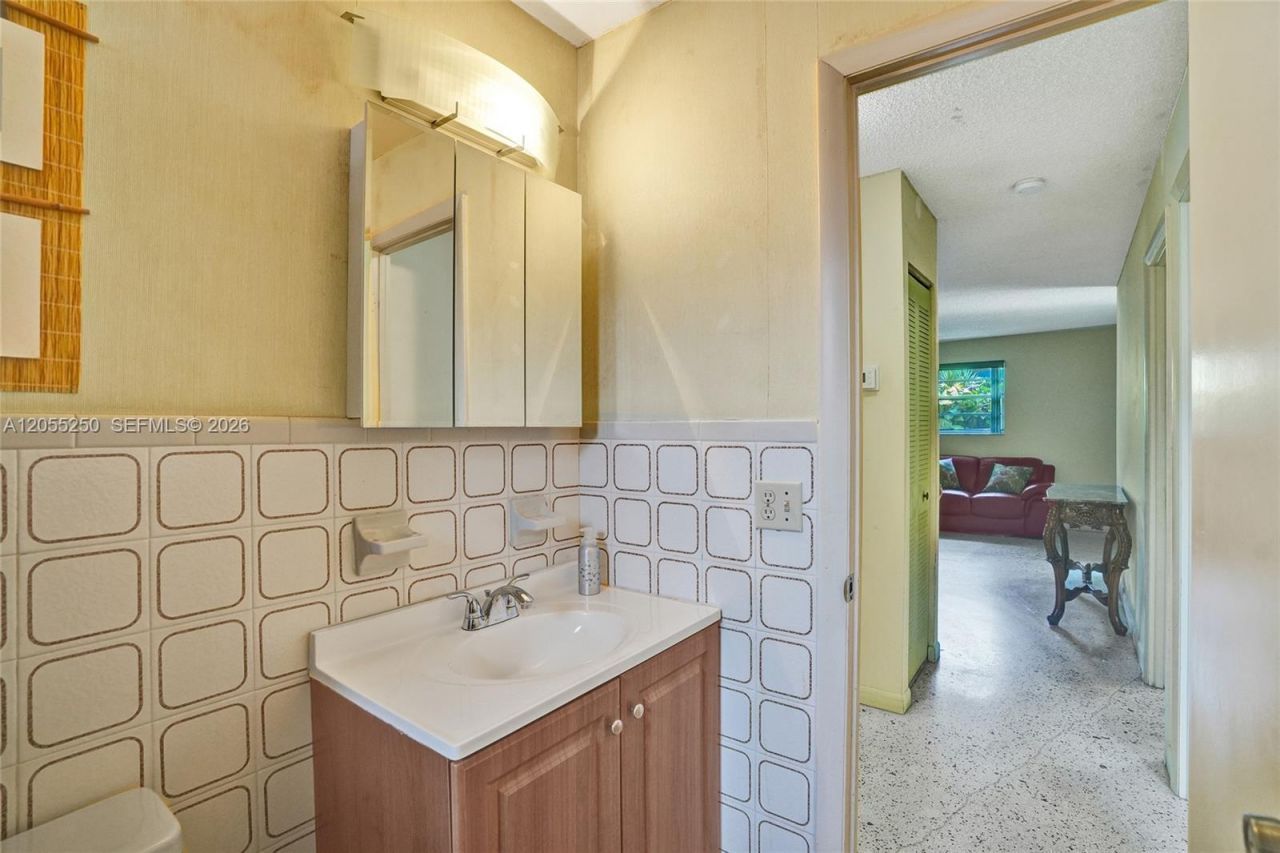 3170 SW 26th St , Miami, FL 33133 Photo