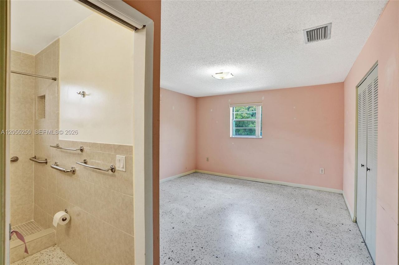 3170 SW 26th St , Miami, FL 33133 Photo