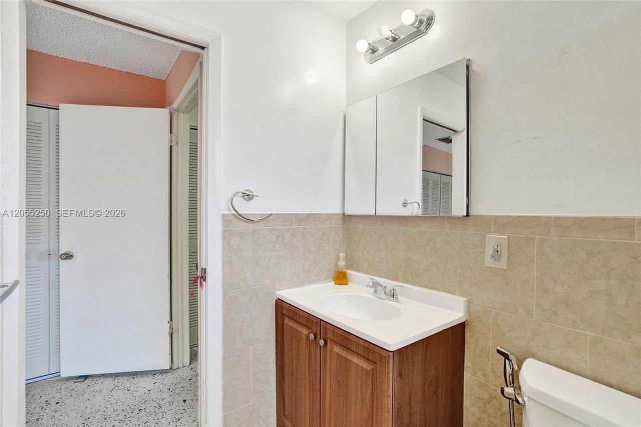 3170 SW 26th St , Miami, FL 33133 Photo