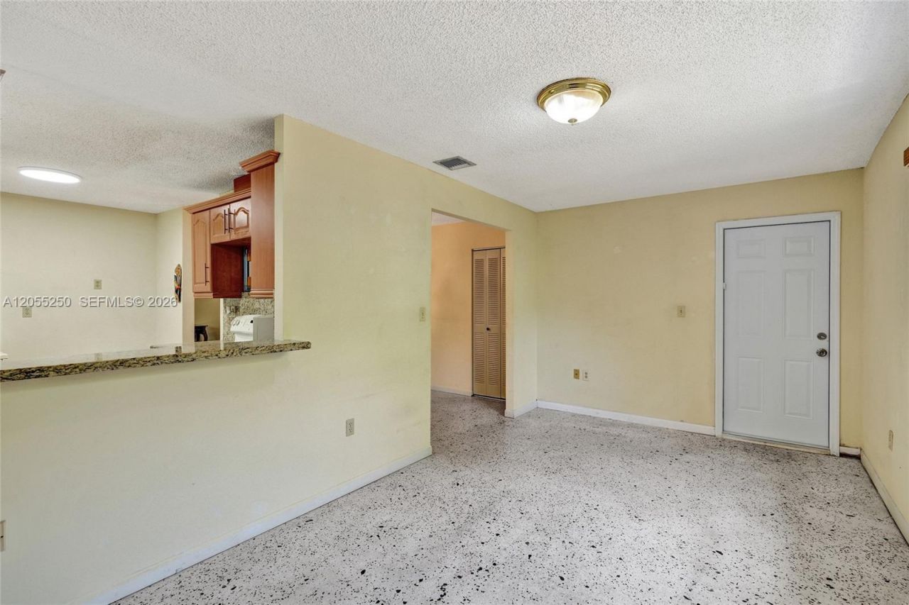 3170 SW 26th St , Miami, FL 33133 Photo