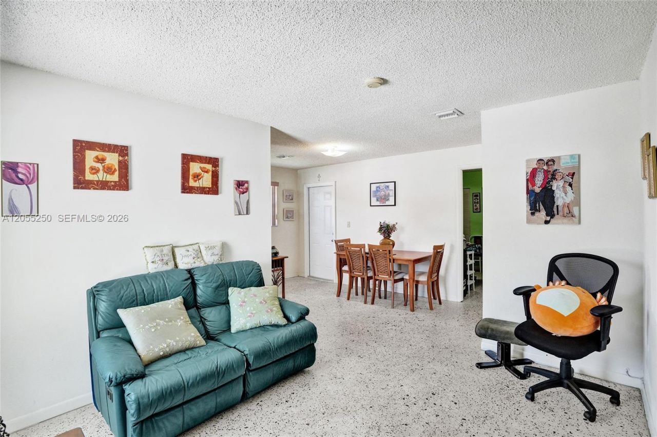 3170 SW 26th St , Miami, FL 33133 Photo