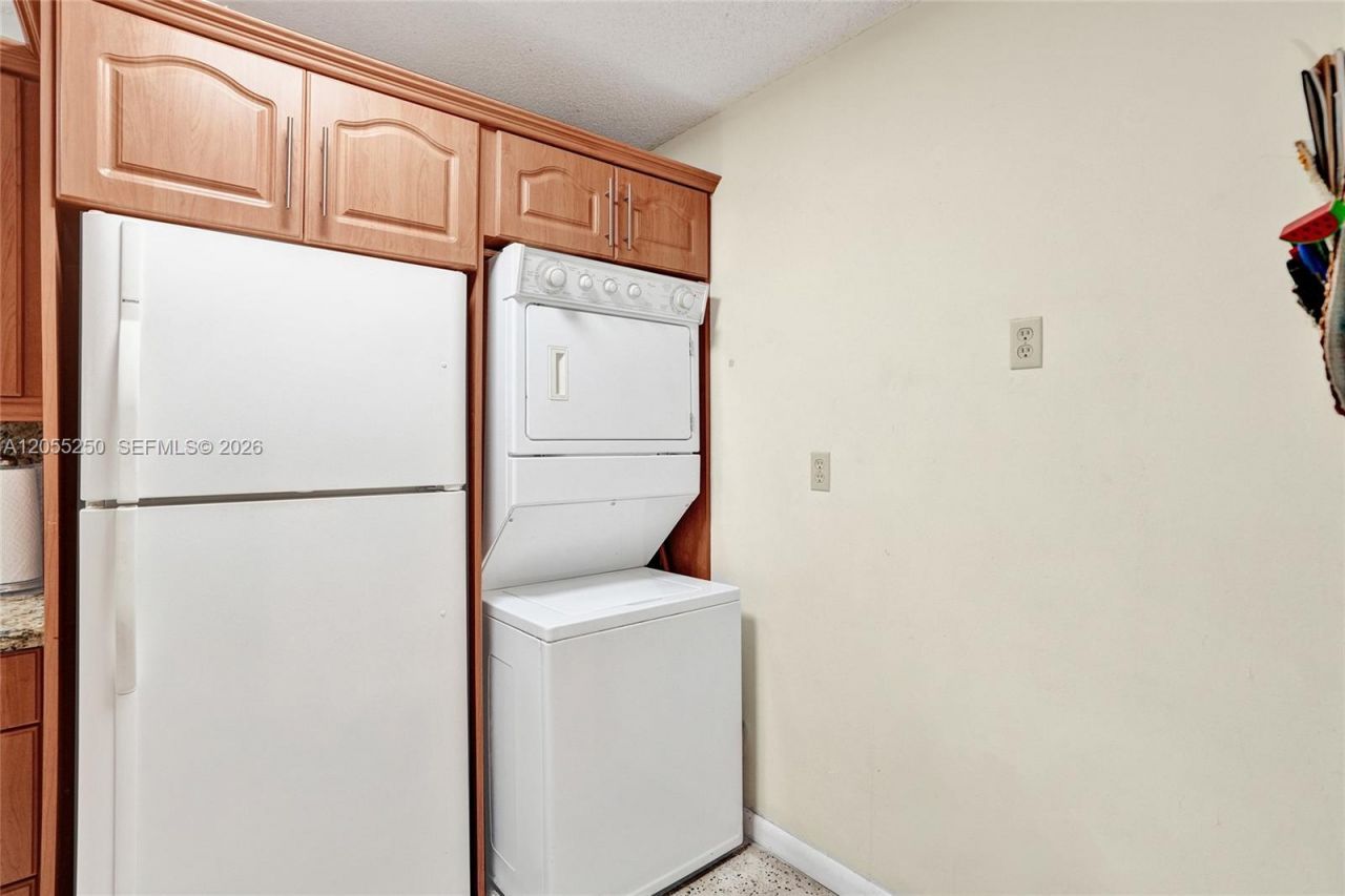 3170 SW 26th St , Miami, FL 33133 Photo