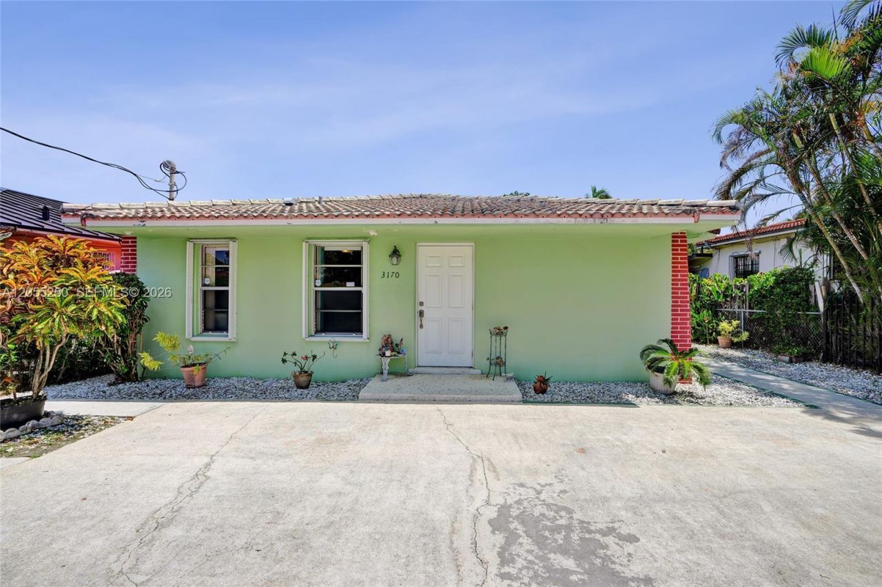 3170 SW 26th St , Miami, FL 33133 Photo