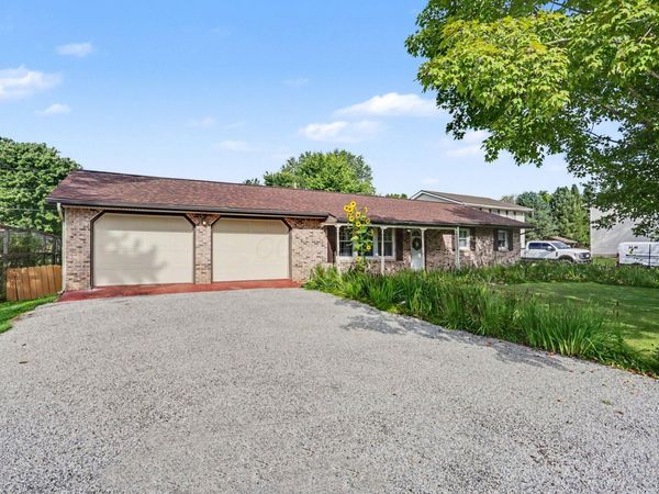 6065 Rollins Drive, Nashport, OH 43830
