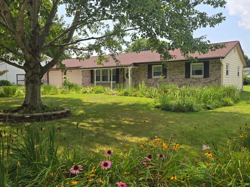 6065 Rollins Drive, Nashport, OH 43830 Photo 2