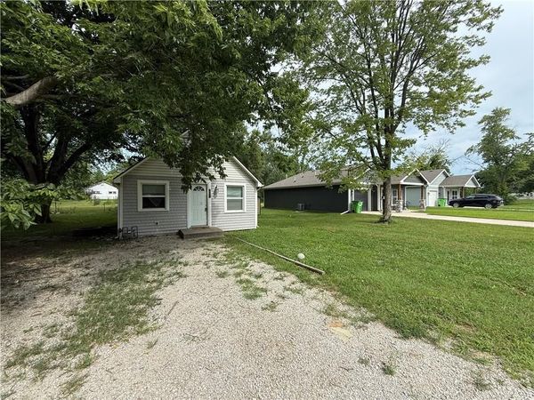 737 S cherry Street, Ottawa, KS 66067