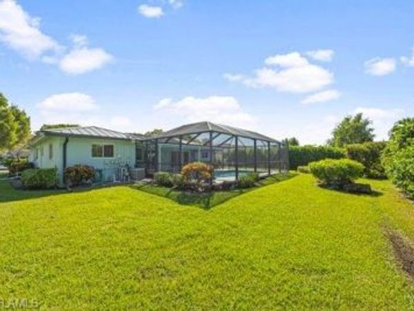 9757 Berkshire ST, NAPLES, FL 34109