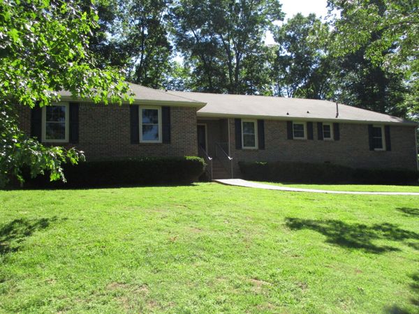 1131 Warfield Blvd , Clarksville, TN 37043