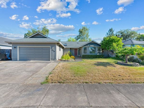 2310 Ridge Way, Medford, OR 97504