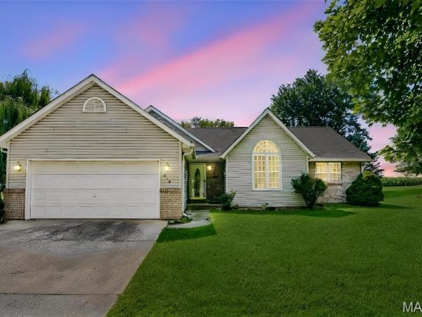 612 N Hickory Street , Jerseyville, IL 62052