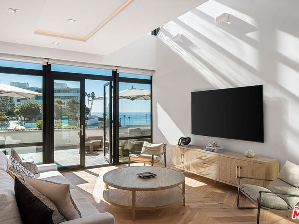 17351 Sunset Blvd, Unit 402 A, Pacific Palisades, CA 90272