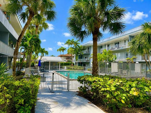 7401 SW 82nd St , Unit 303S, Miami, FL 33143