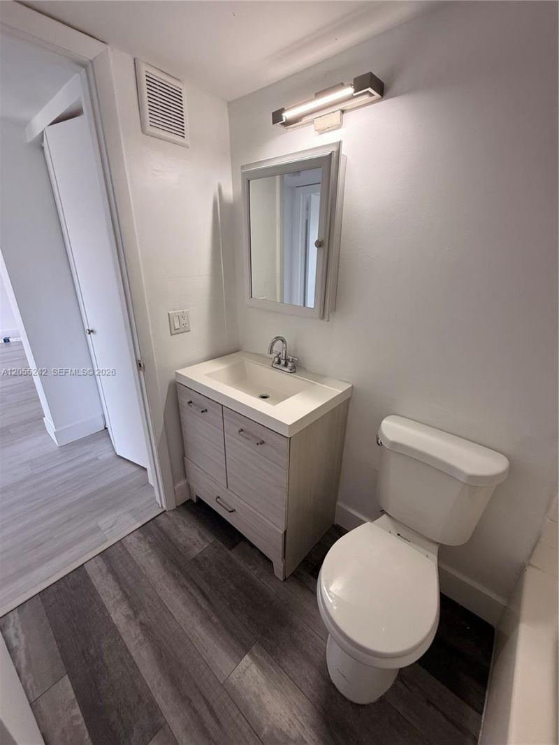 8240 SW 210th St , Unit 203, Cutler Bay, FL 33189 Photo