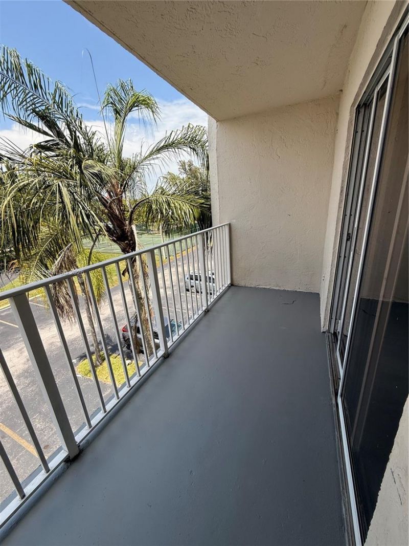 8240 SW 210th St , Unit 203, Cutler Bay, FL 33189 Photo