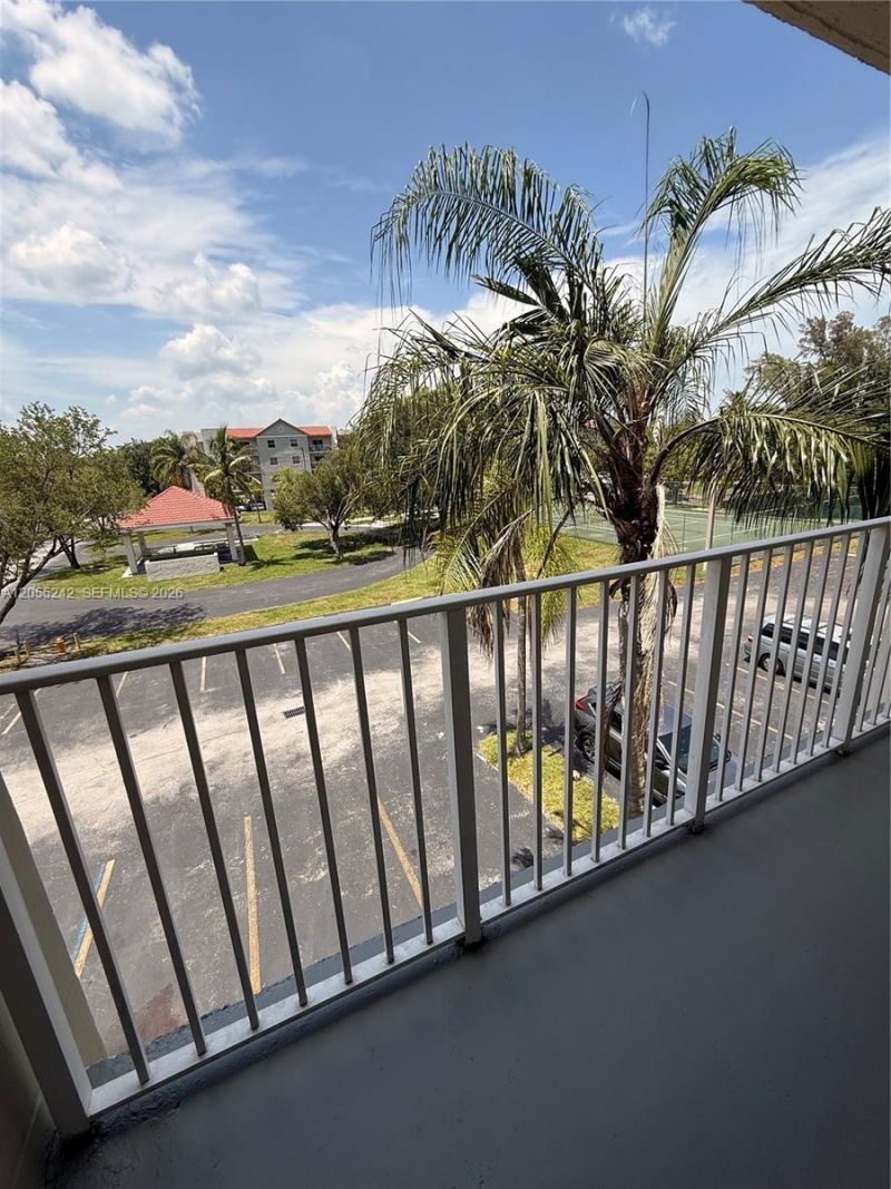 8240 SW 210th St , Unit 203, Cutler Bay, FL 33189 Photo