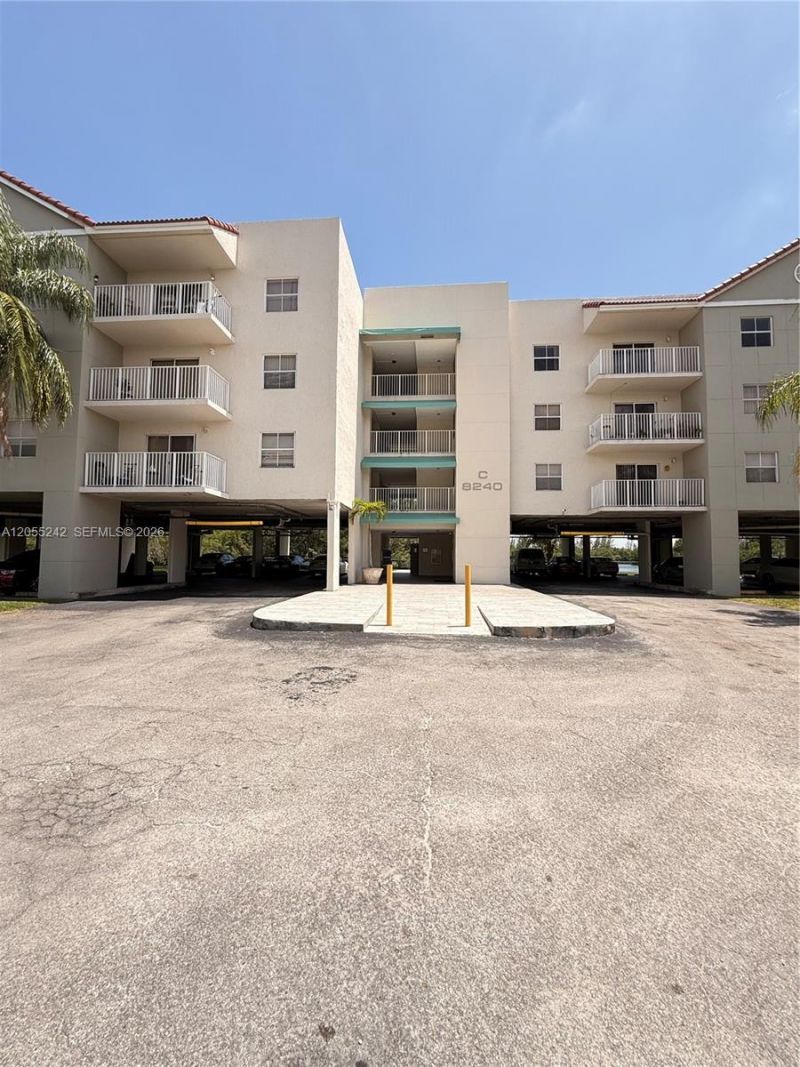 8240 SW 210th St , Unit 203, Cutler Bay, FL 33189 Photo