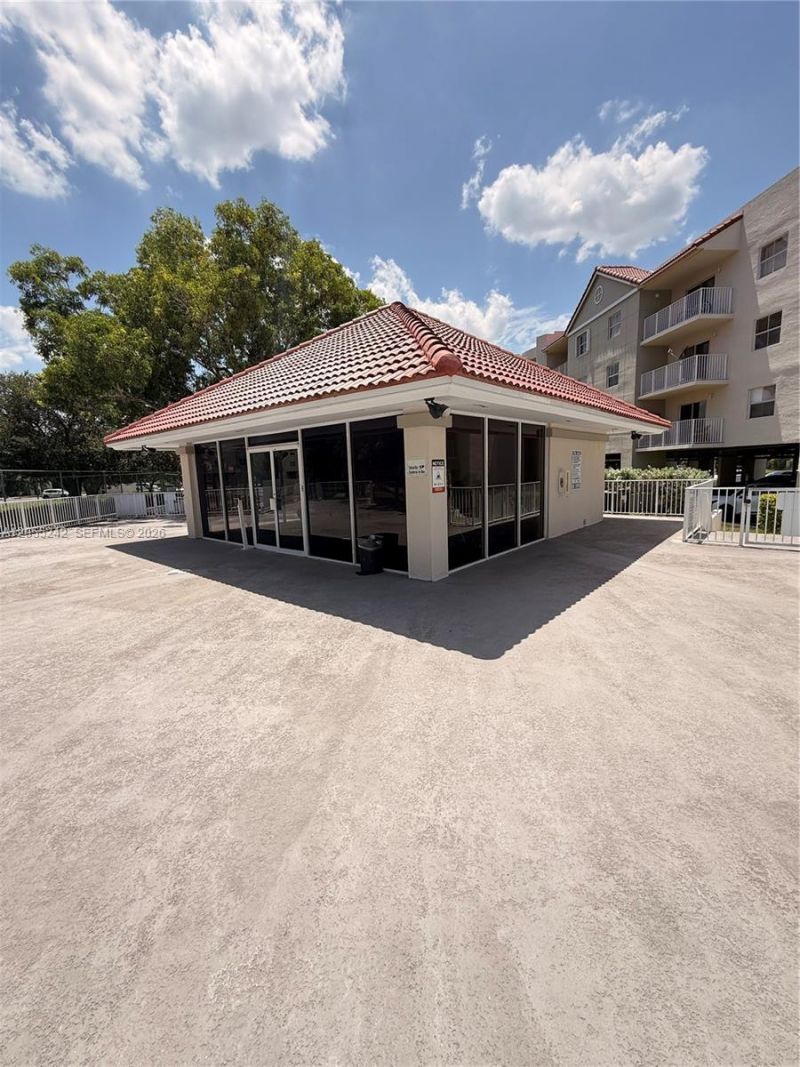 8240 SW 210th St , Unit 203, Cutler Bay, FL 33189 Photo