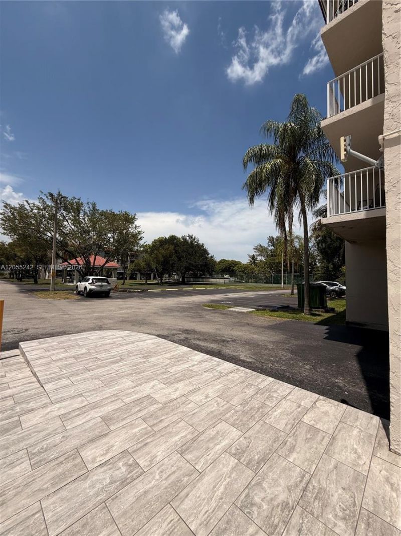 8240 SW 210th St , Unit 203, Cutler Bay, FL 33189 Photo