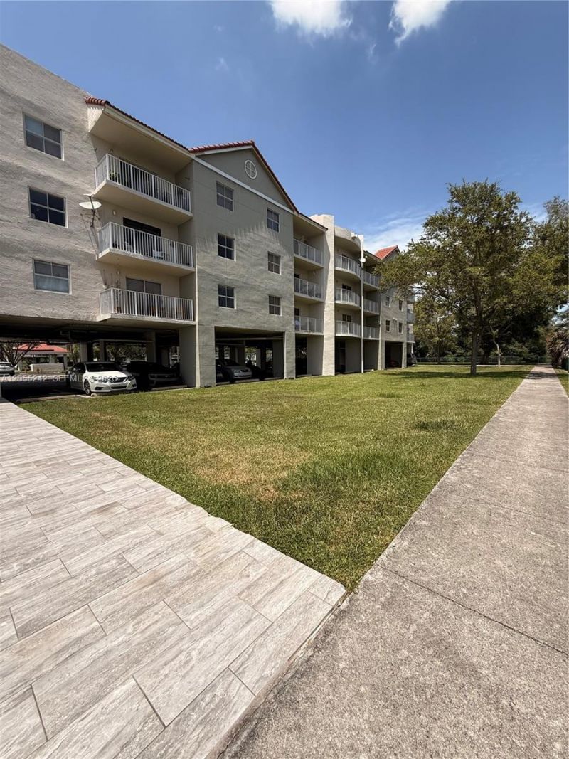 8240 SW 210th St , Unit 203, Cutler Bay, FL 33189 Photo