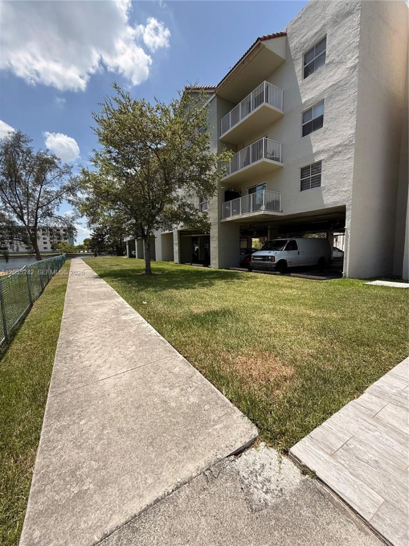 8240 SW 210th St , Unit 203, Cutler Bay, FL 33189 Photo