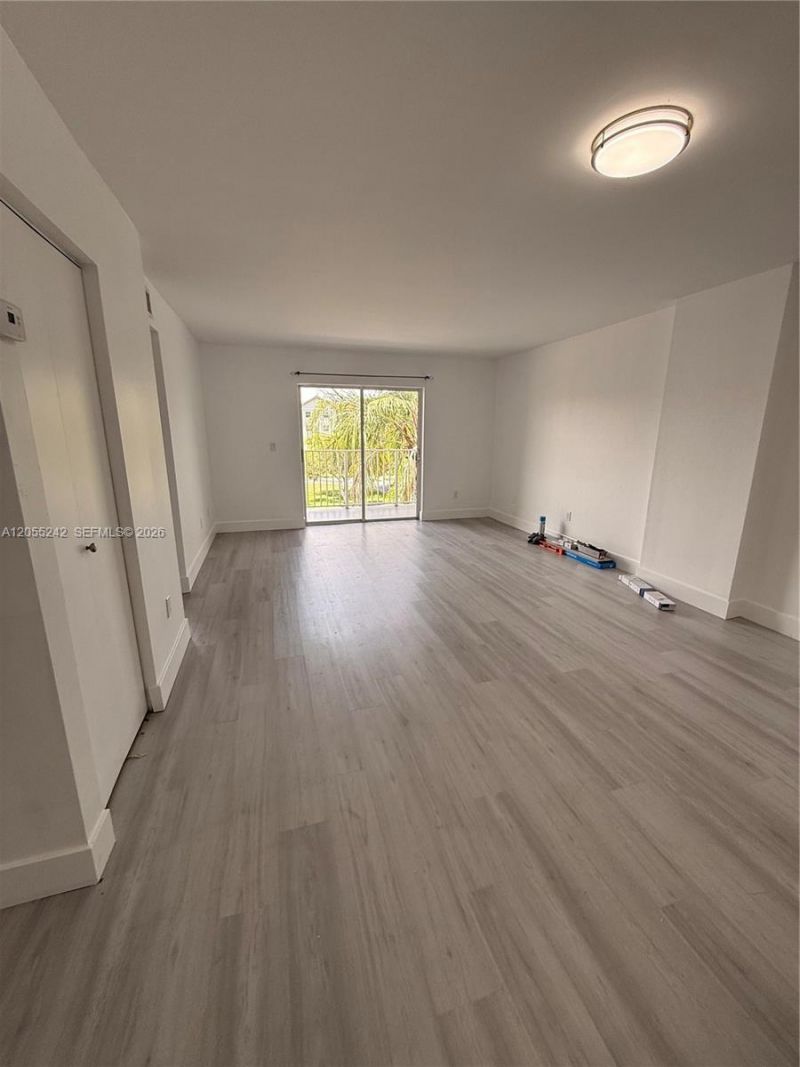 8240 SW 210th St , Unit 203, Cutler Bay, FL 33189 Photo
