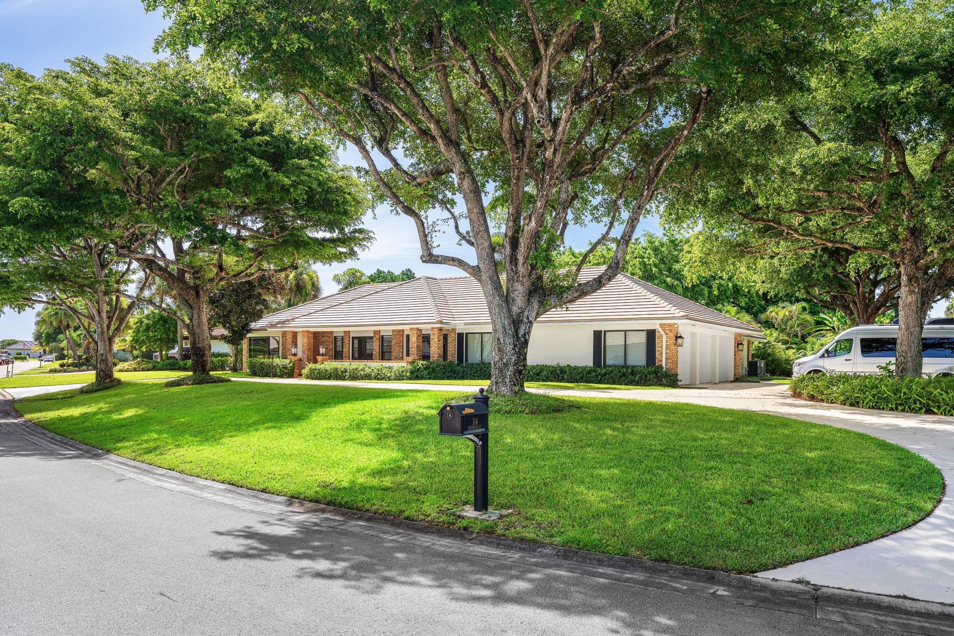 114 Glenbrook Court, Atlantis, FL 33462 Photo