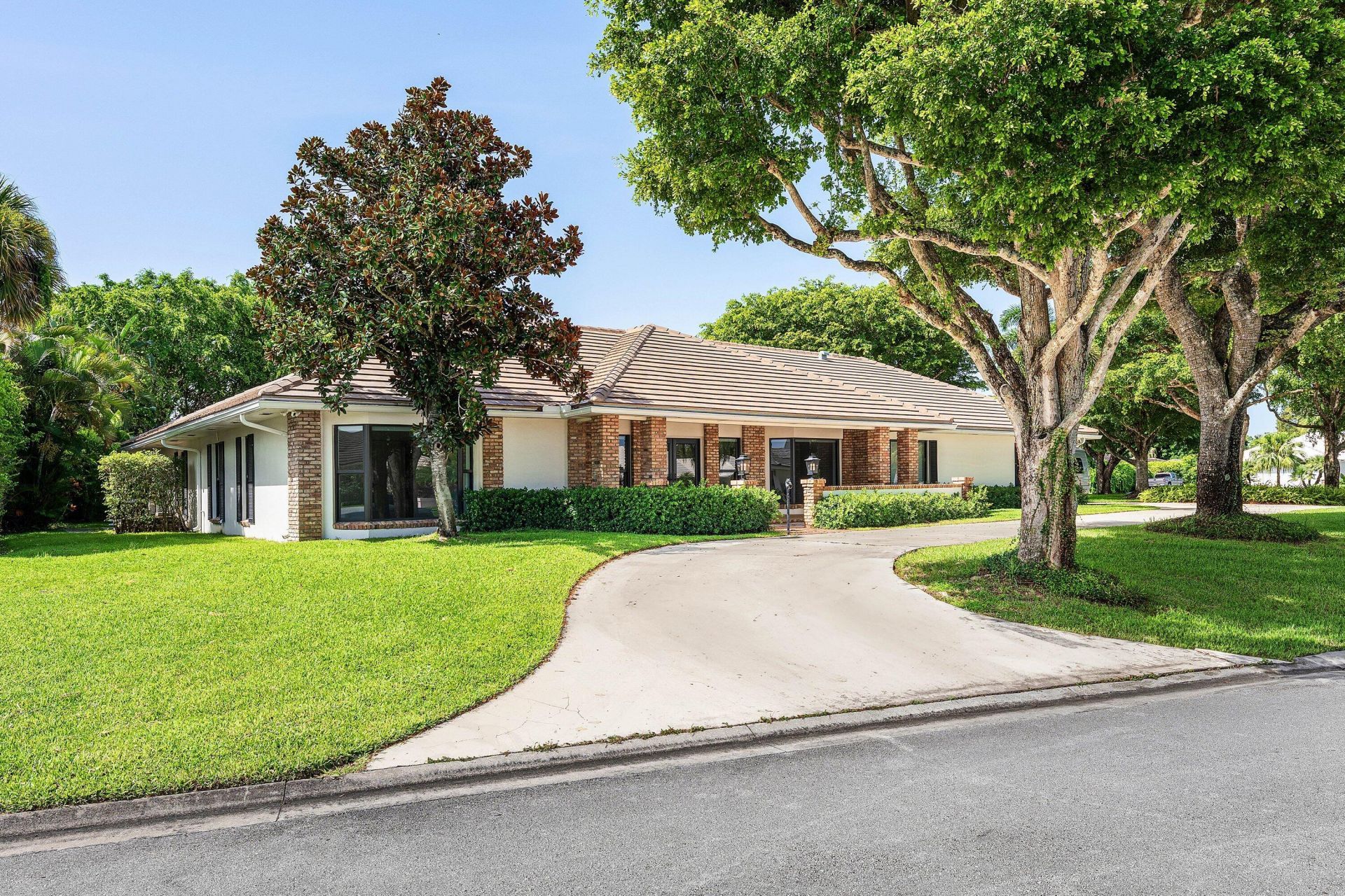 114 Glenbrook Court, Atlantis, FL 33462 Photo