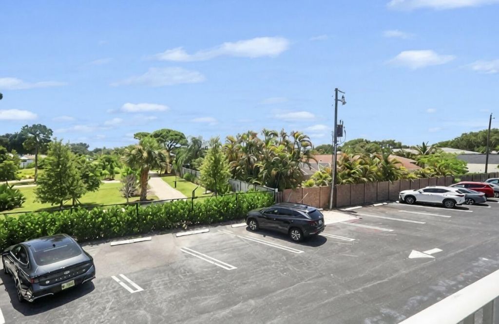11 Garden Street, Unit 206T, Tequesta, FL 33469 Photo