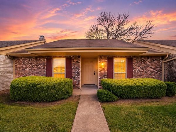5 E Townhouse Lane, Grand Prairie, TX 75052