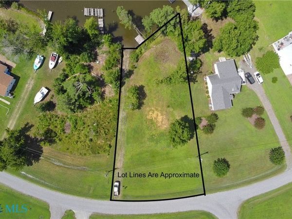 203 Tammy Drive, White Stone, VA 22578