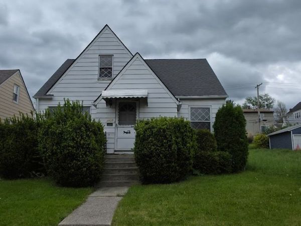 4935 E 86th Street , Garfield Heights, OH 44125