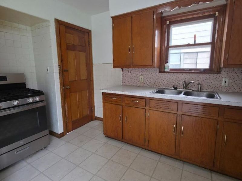 4935 E 86th Street, Garfield Heights, OH 44125 Photo 5