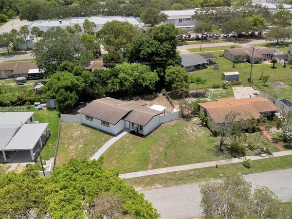 1218 NW 15th St , Fort Lauderdale, FL 33311