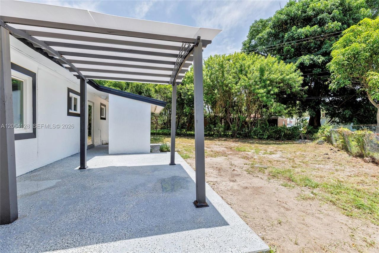 1218 NW 15th St , Fort Lauderdale, FL 33311 Photo