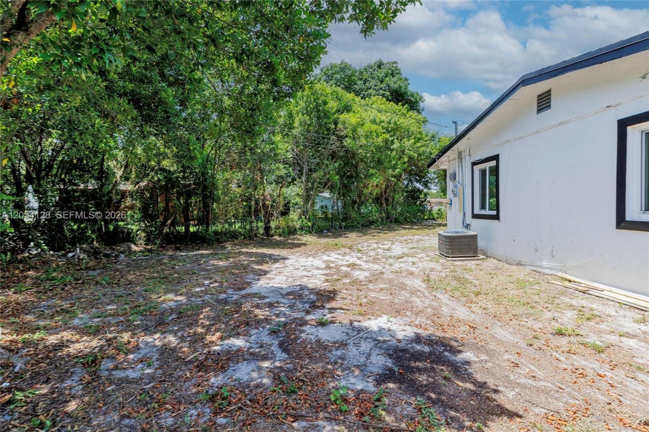 1218 NW 15th St , Fort Lauderdale, FL 33311 Photo