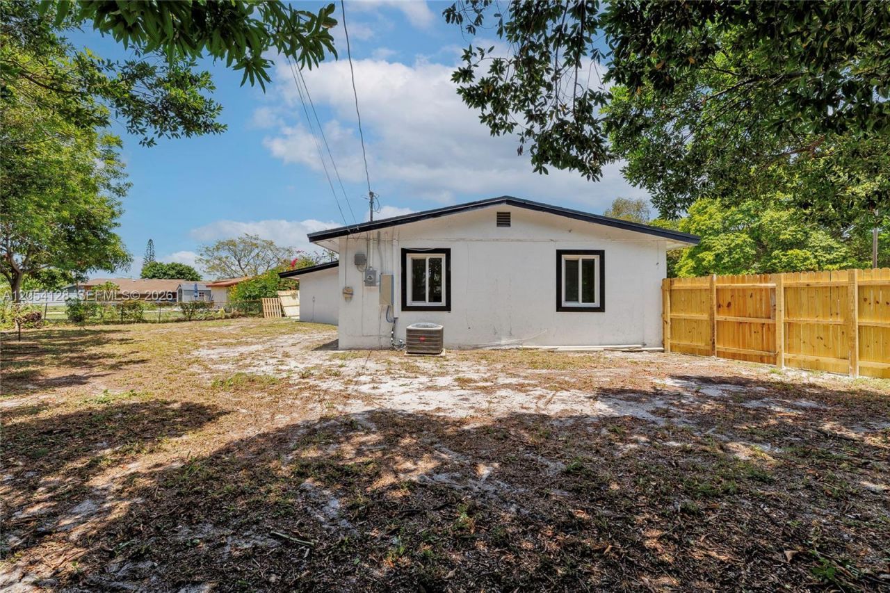 1218 NW 15th St , Fort Lauderdale, FL 33311 Photo