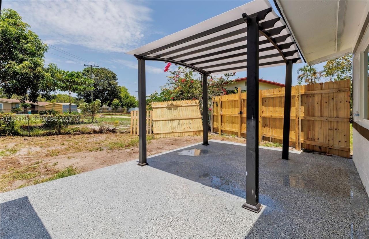 1218 NW 15th St , Fort Lauderdale, FL 33311 Photo