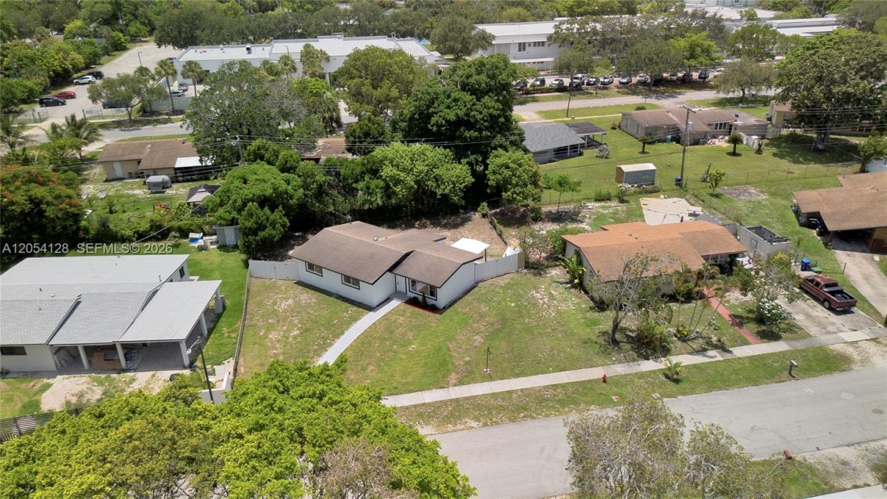 1218 NW 15th St , Fort Lauderdale, FL 33311 Photo