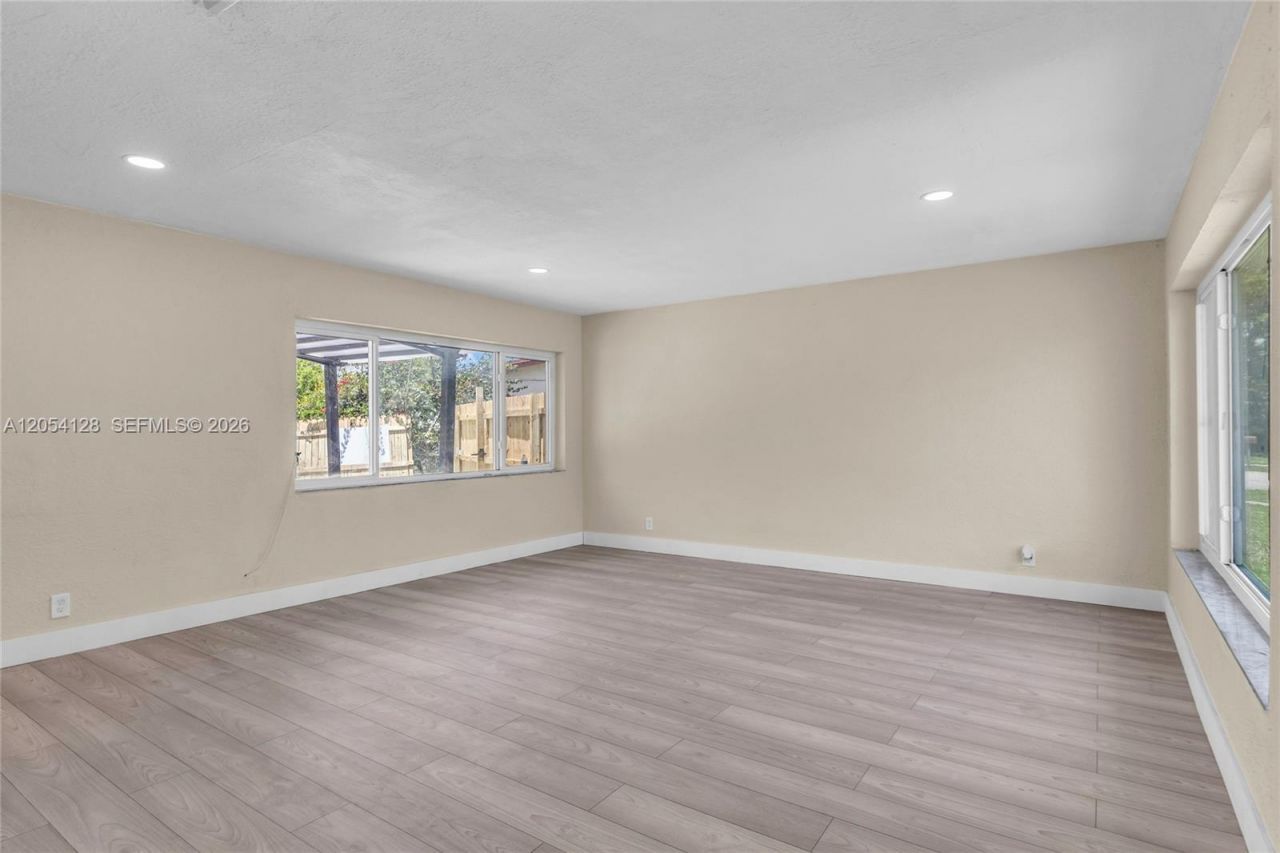 1218 NW 15th St , Fort Lauderdale, FL 33311 Photo